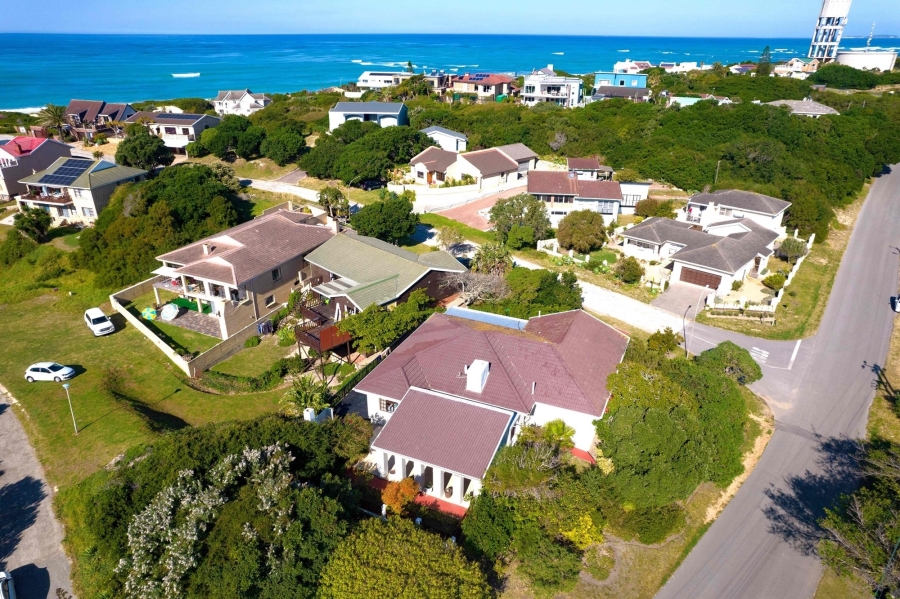 4 Bedroom Property for Sale in Paradise Beach Eastern Cape